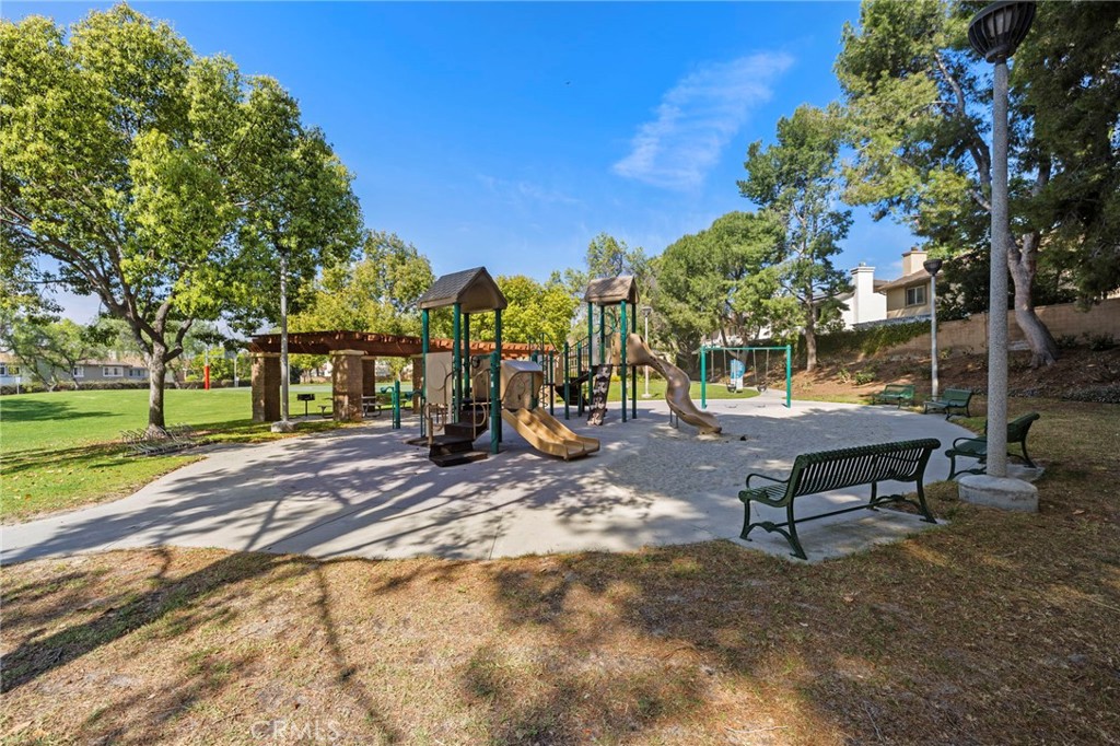 23 Amoret Property Photo 36