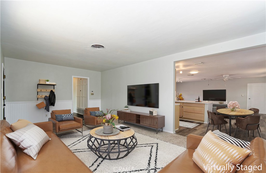 461 N Palm Property Photo 5