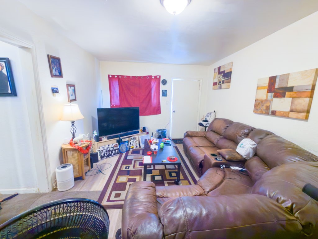 245 W 73rd Property Photo 17