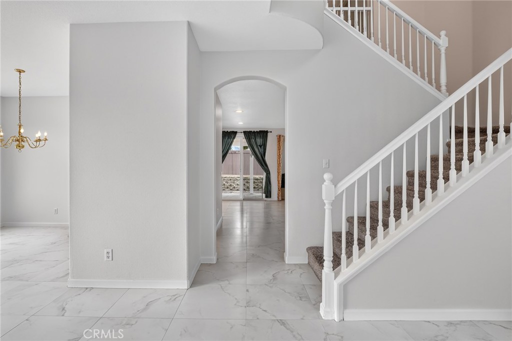 9424 Buttonwood Court Property Photo 6