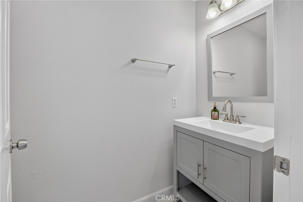 9424 Buttonwood Court Property Photo 7