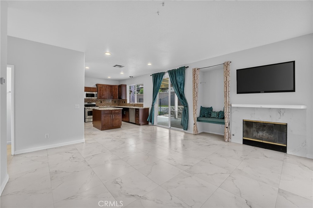 9424 Buttonwood Court Property Photo 10