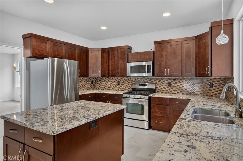 9424 Buttonwood Court Property Photo 11