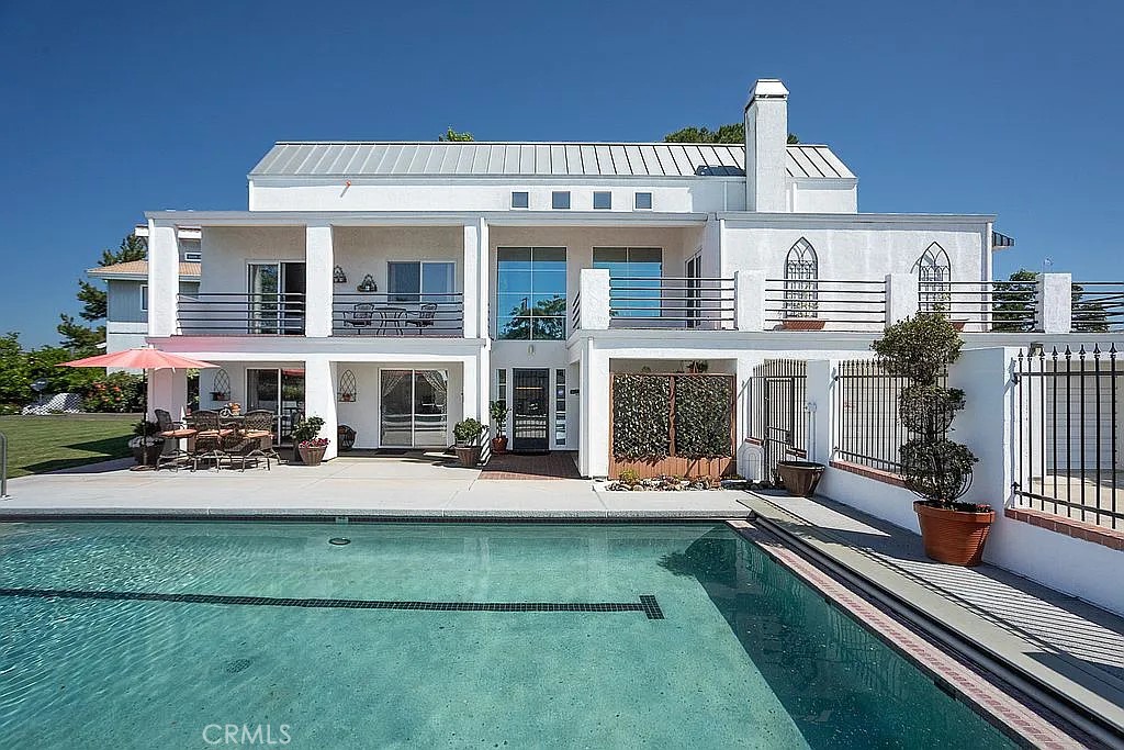 4 Lemon Hill Court Property Photo 2