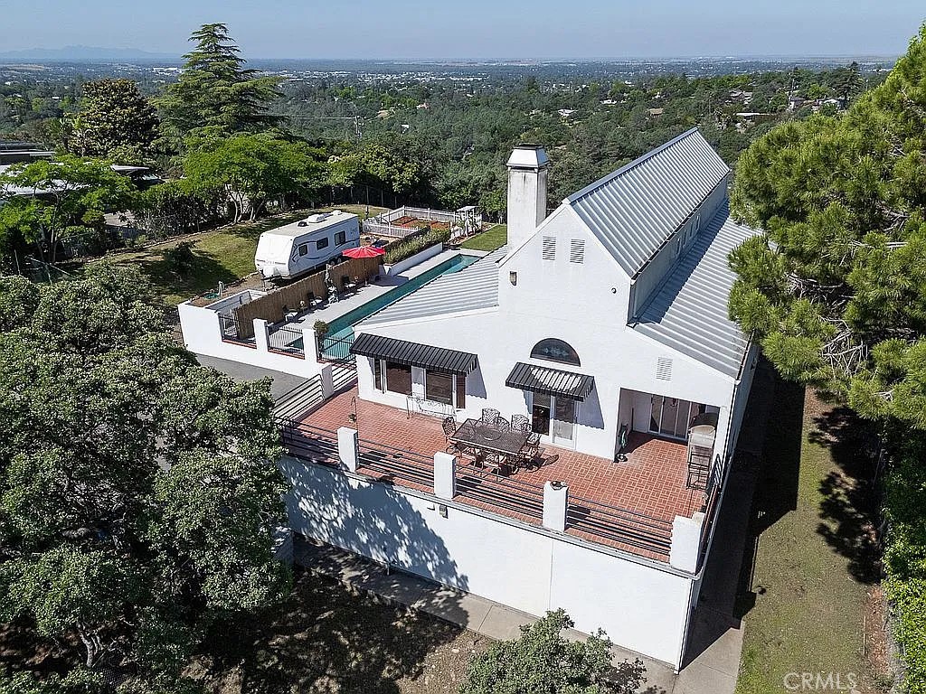 4 Lemon Hill Court Property Photo 4