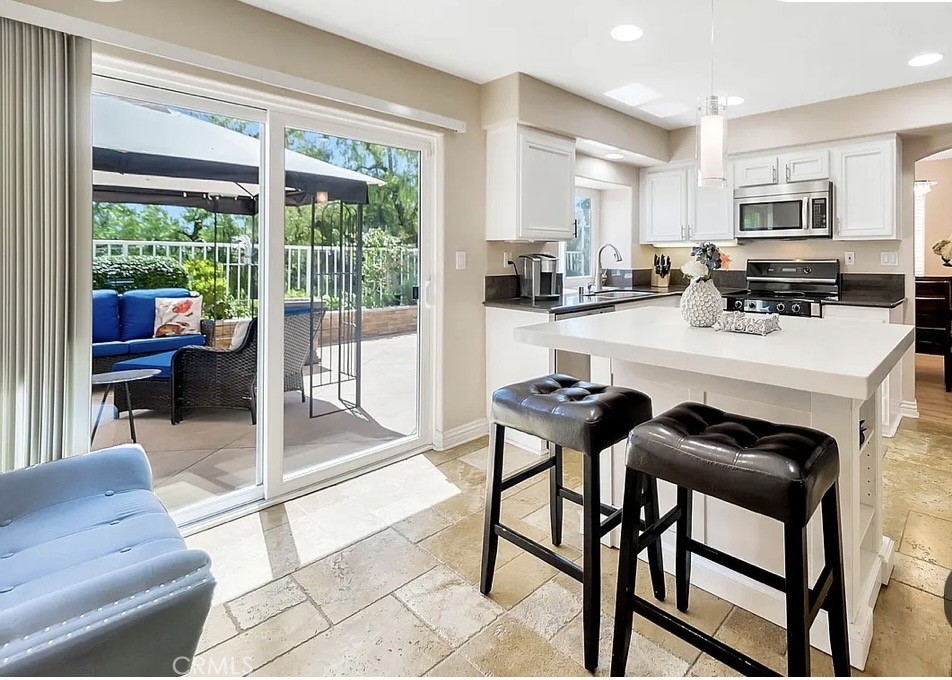 34 Santa Monica Property Photo 9