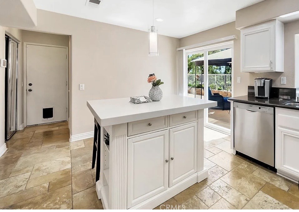 34 Santa Monica Property Photo 10