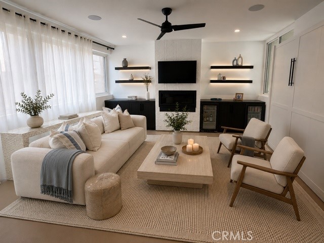 428 1/2 Fernleaf Property Photo 6
