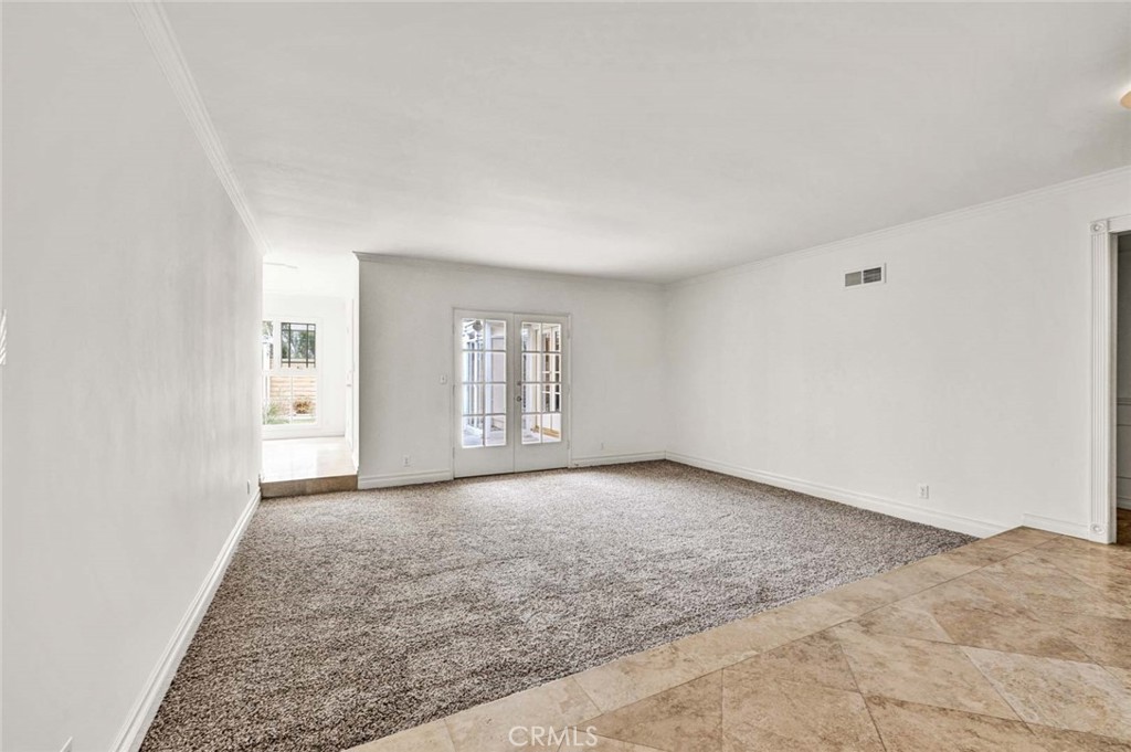 18922 Gregory Lane Property Photo 4