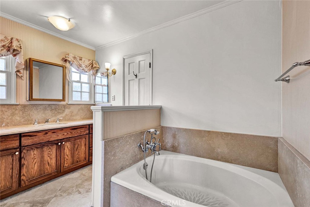18922 Gregory Lane Property Photo 23