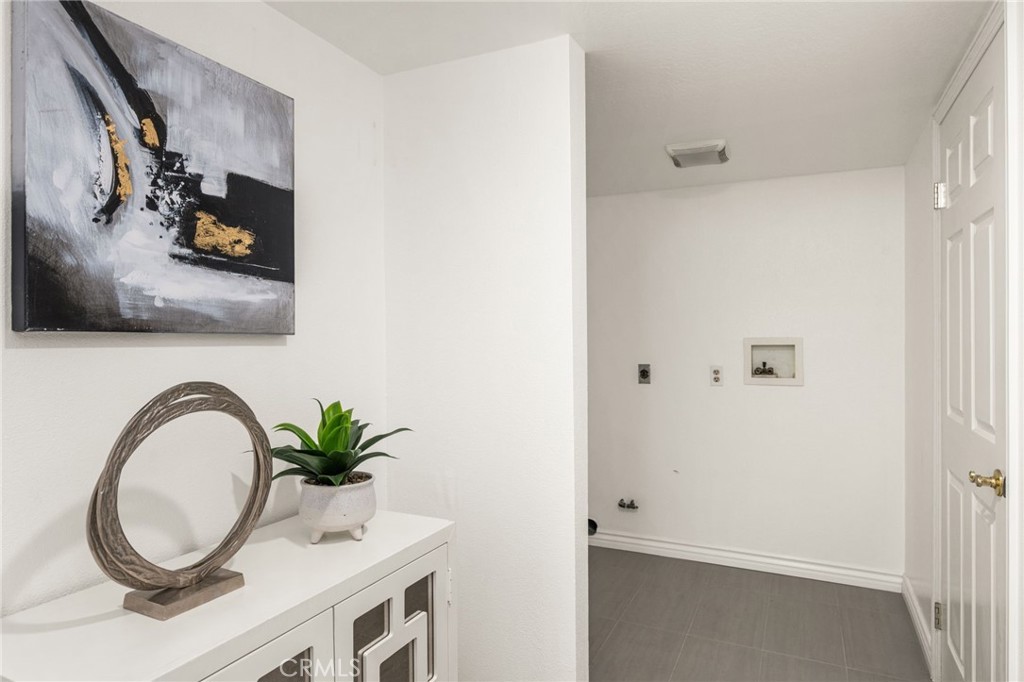 26822 Sommerset Property Photo 35