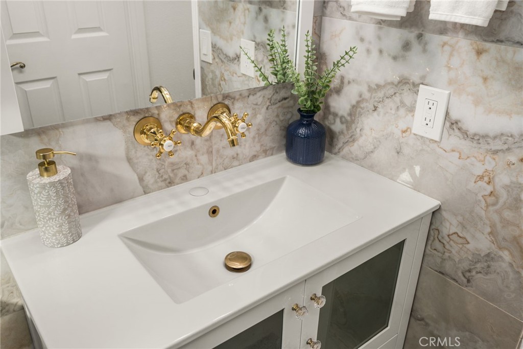 26822 Sommerset Property Photo 38