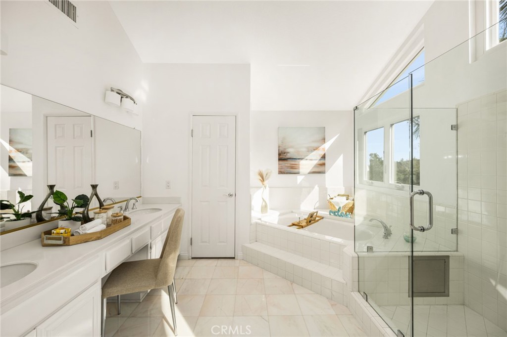 26822 Sommerset Property Photo 46