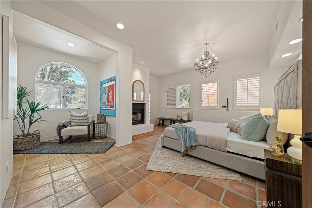 1046 Oro Property Photo 9