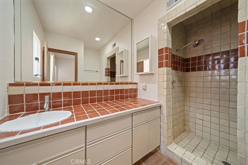 1046 Oro Property Photo 32