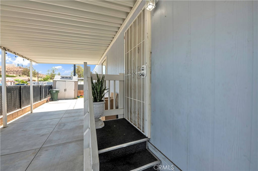300 N Ellis 78 Property Photo 5