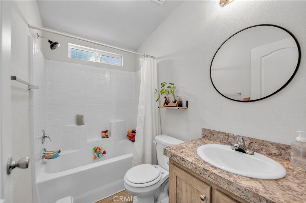 300 N Ellis 78 Property Photo 14