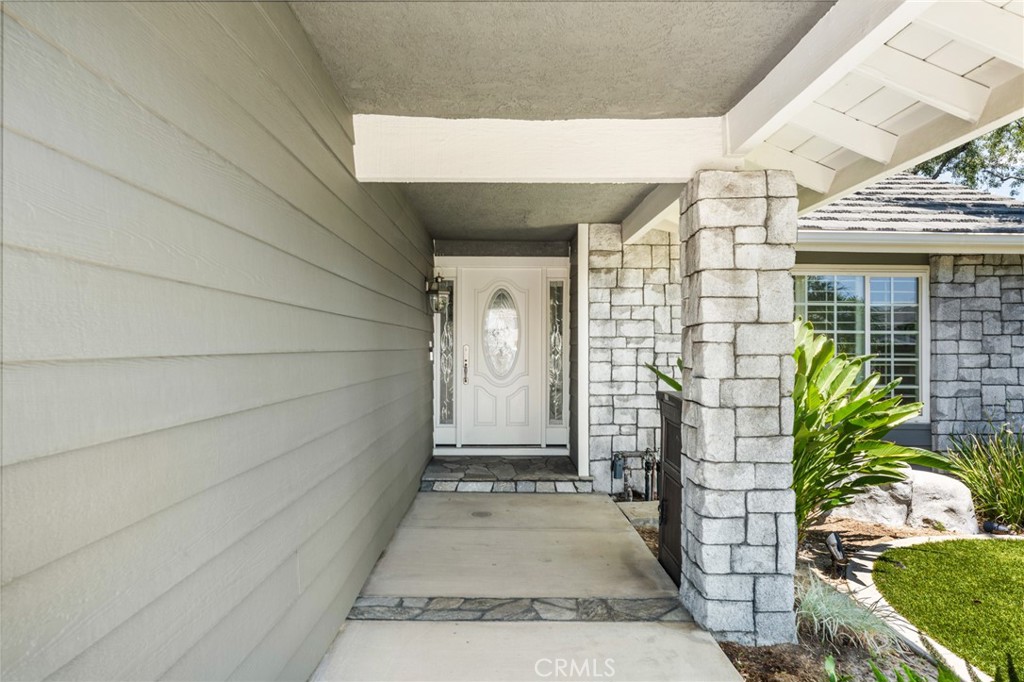 25805 Chapel Hill Property Photo 3