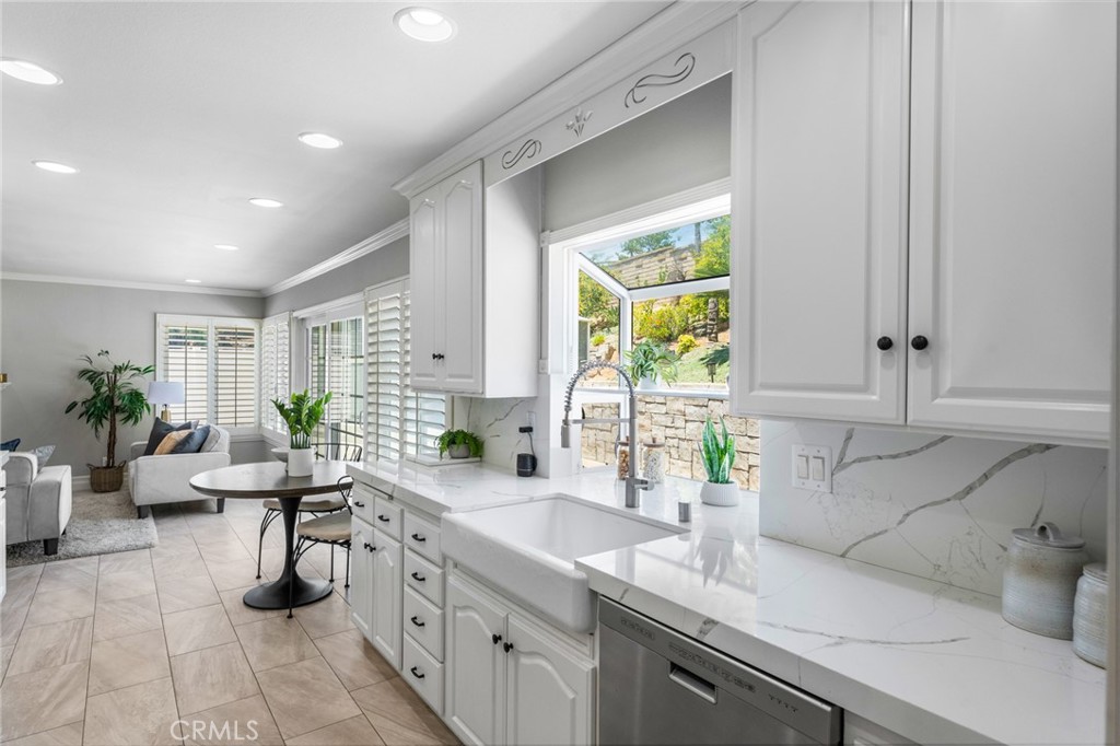 25805 Chapel Hill Property Photo 11