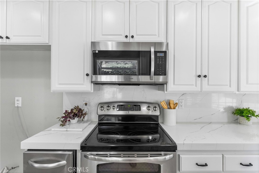 25805 Chapel Hill Property Photo 13