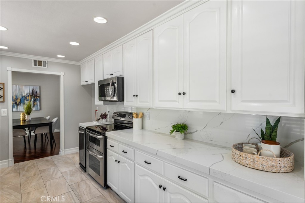 25805 Chapel Hill Property Photo 17