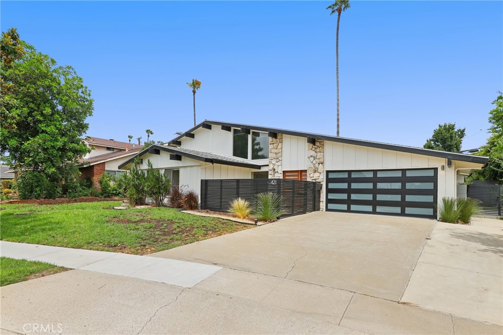 421 Larry Lane Property Photo 2