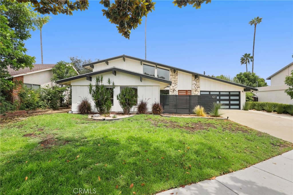 421 Larry Lane Property Photo 4
