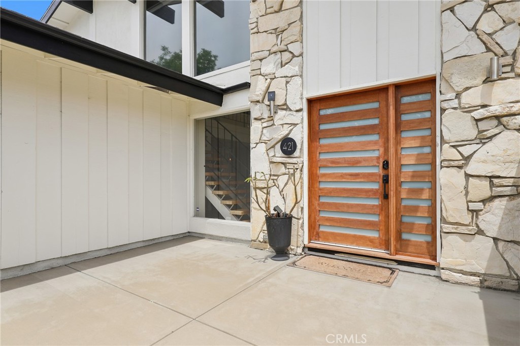 421 Larry Lane Property Photo 5