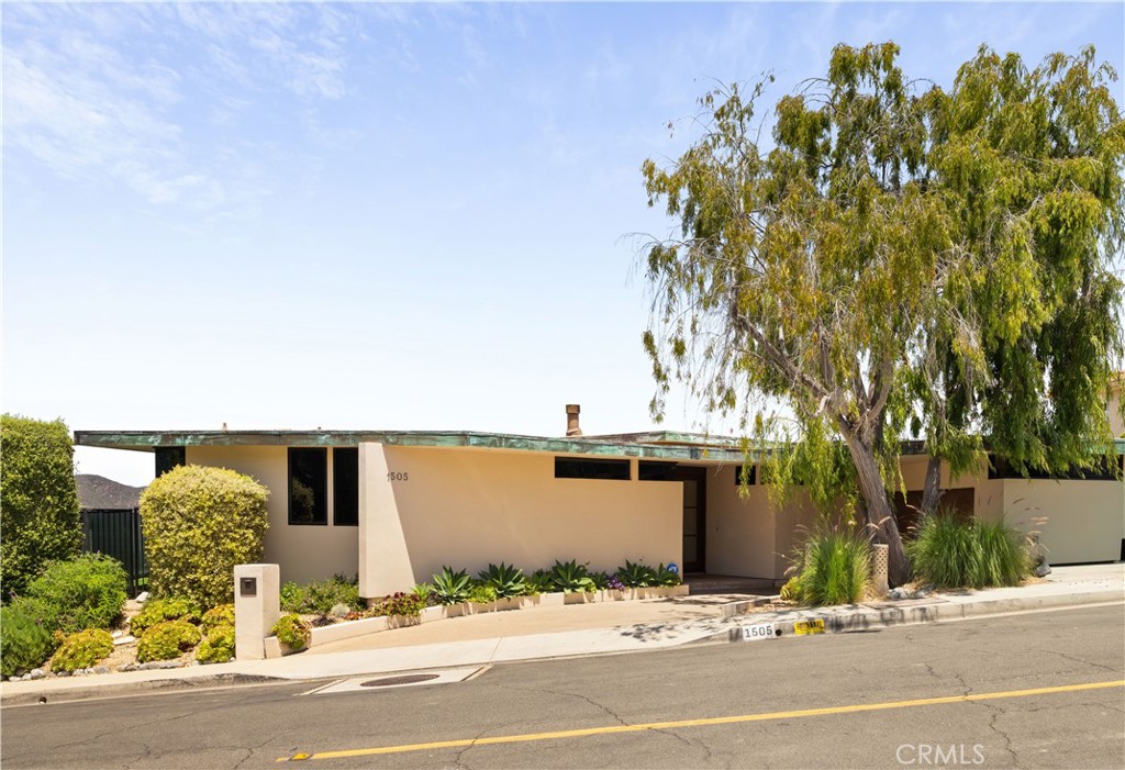 1505 Skyline Drive Property Photo 1