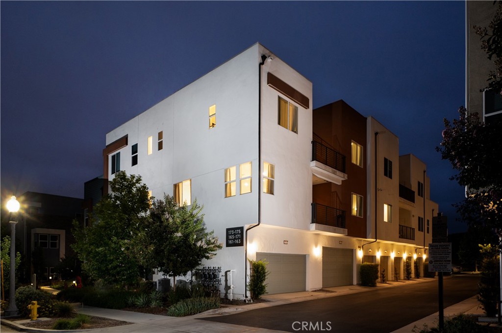 175 Sash Property Photo 1