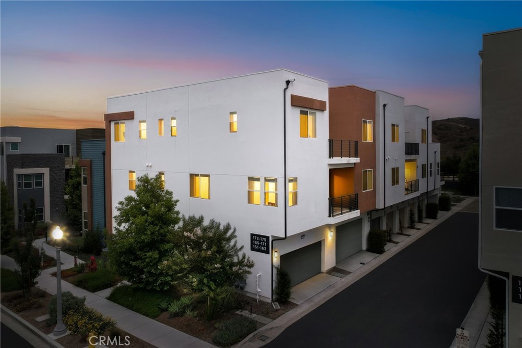 175 Sash Property Photo 2