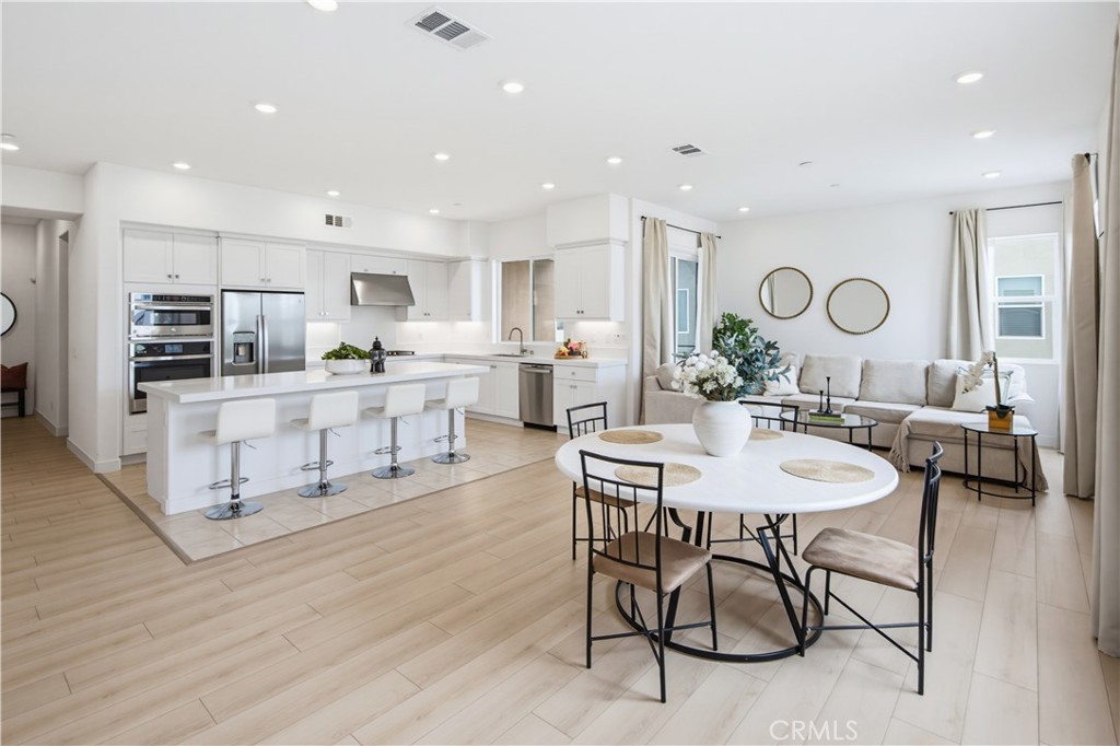 175 Sash Property Photo 11
