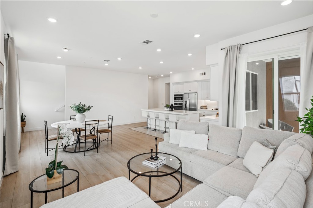 175 Sash Property Photo 14