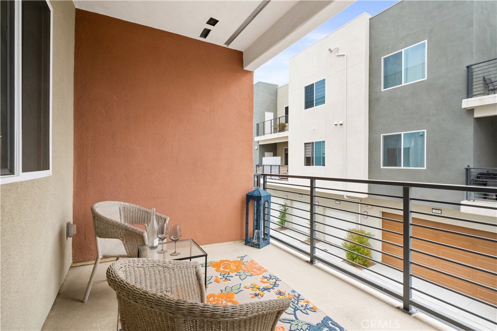 175 Sash Property Photo 24