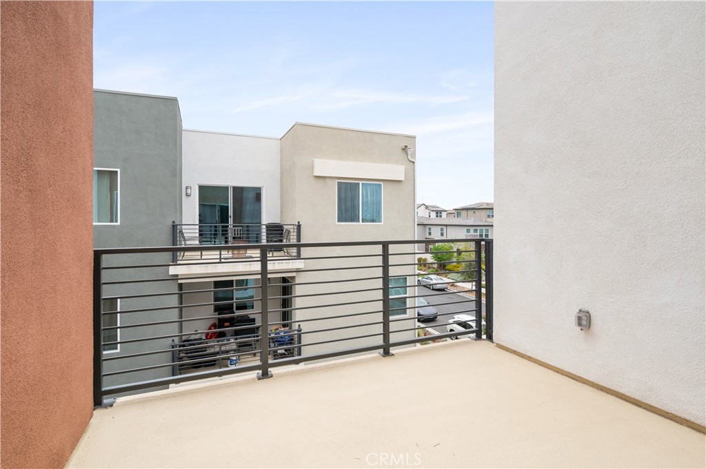 175 Sash Property Photo 25