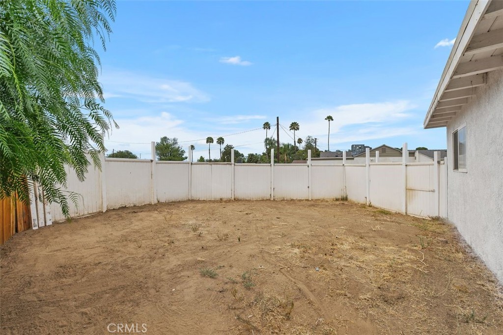 6050 Colonial Property Photo 36