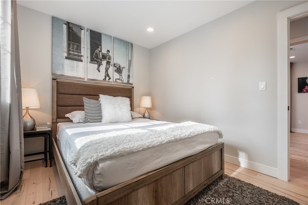 4039 Clayton Avenue Property Photo 10