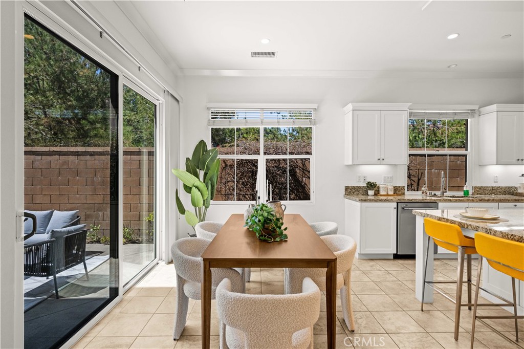 68 Tollson Property Photo 7