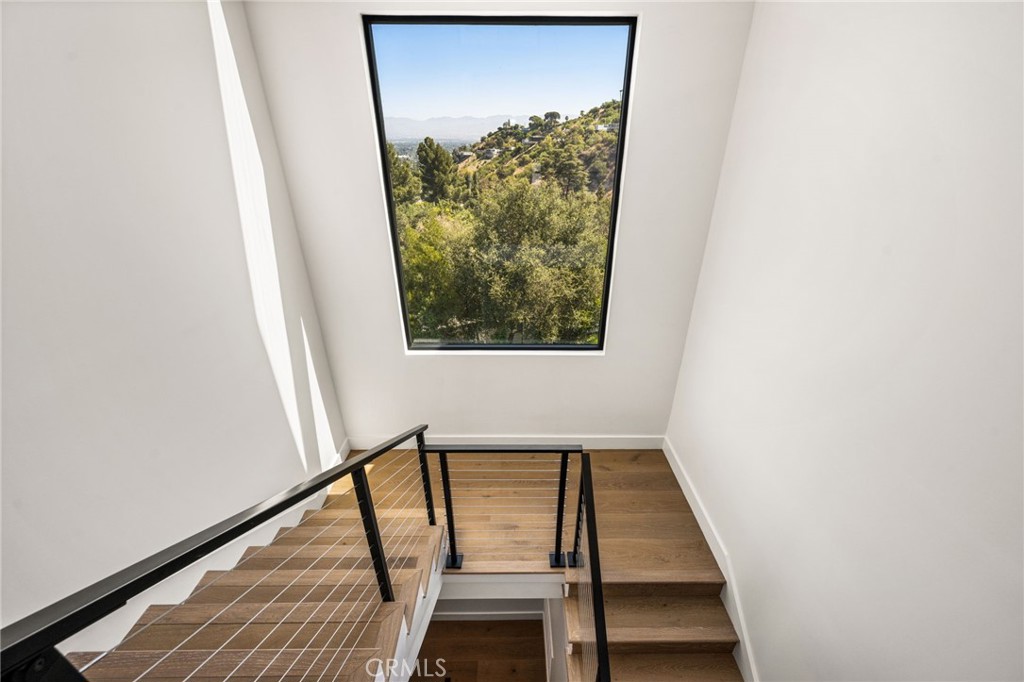 3566 Beverly Glen Property Photo 41