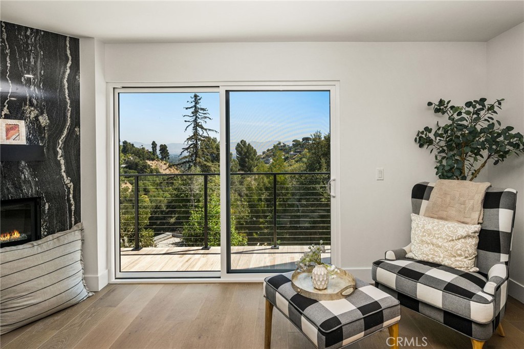 3566 Beverly Glen Property Photo 45