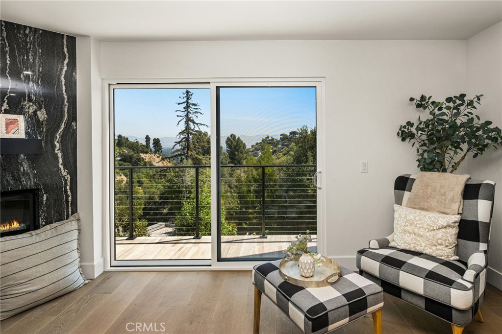 3566 Beverly Glen Property Photo 45