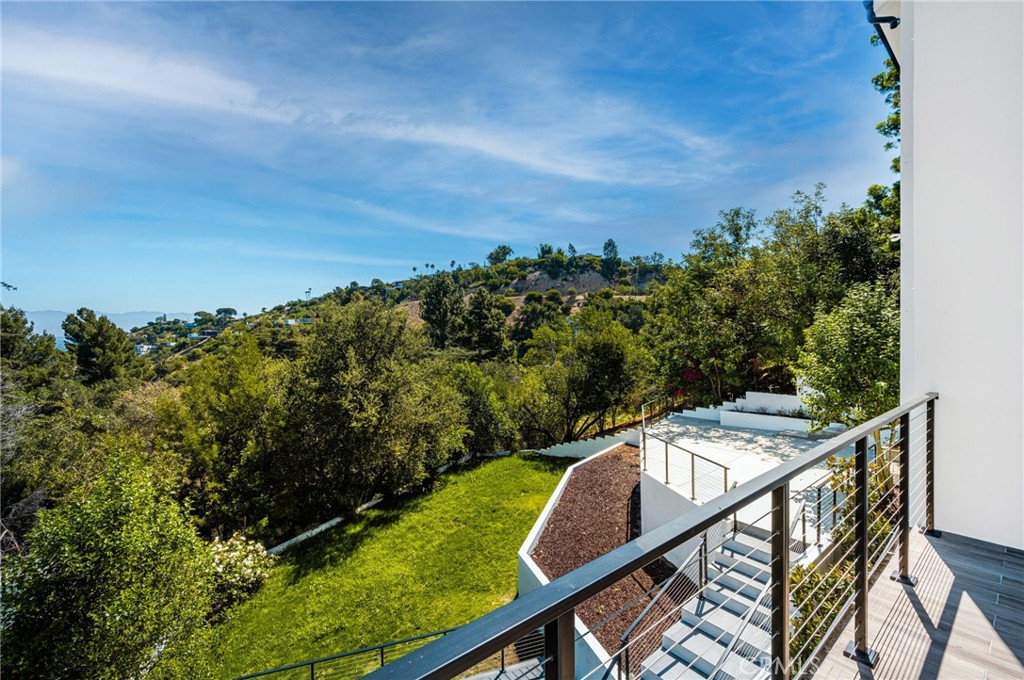 3566 Beverly Glen Property Photo 47