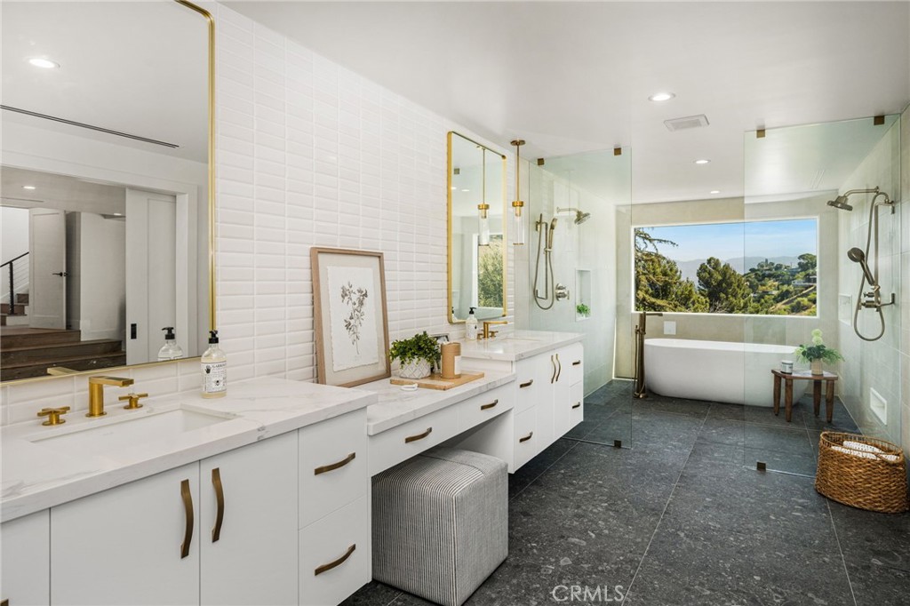 3566 Beverly Glen Property Photo 50