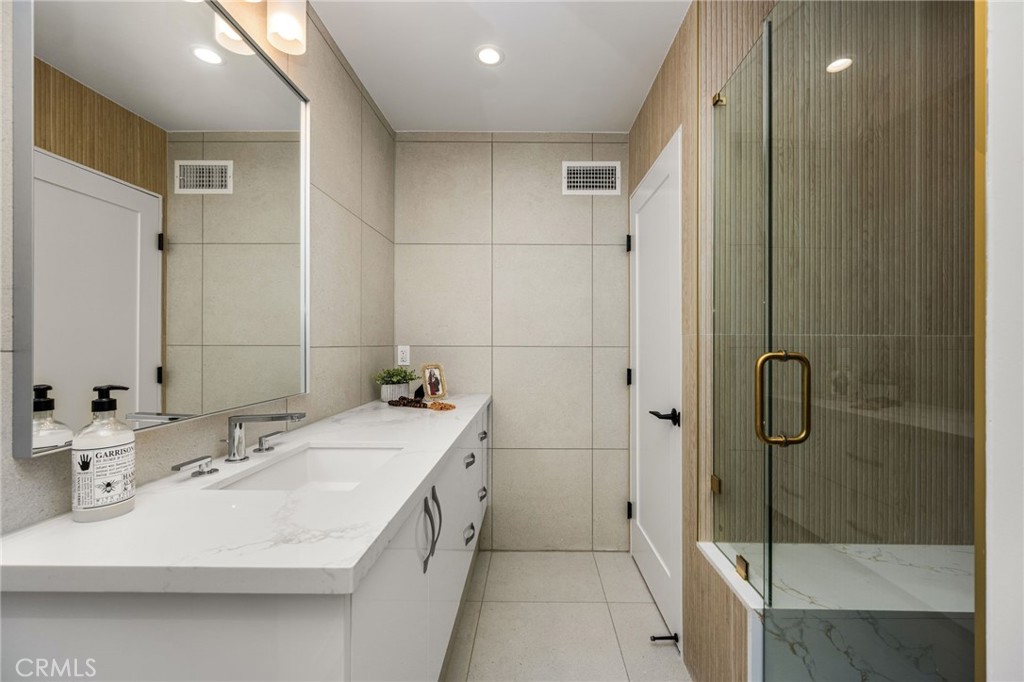 3566 Beverly Glen Property Photo 65