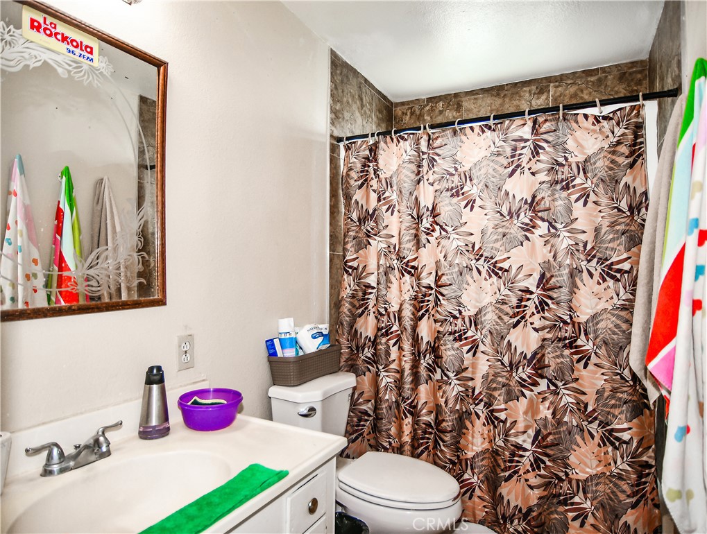1003 W Bishop Property Photo 15