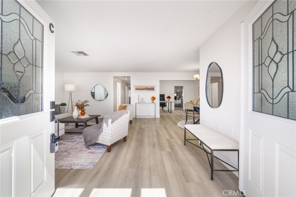 2026 Via Mariposa C Property Photo 5