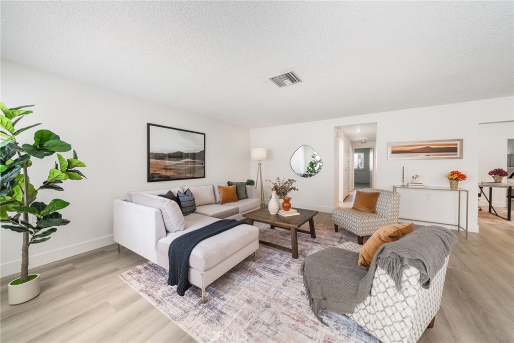 2026 Via Mariposa C Property Photo 6