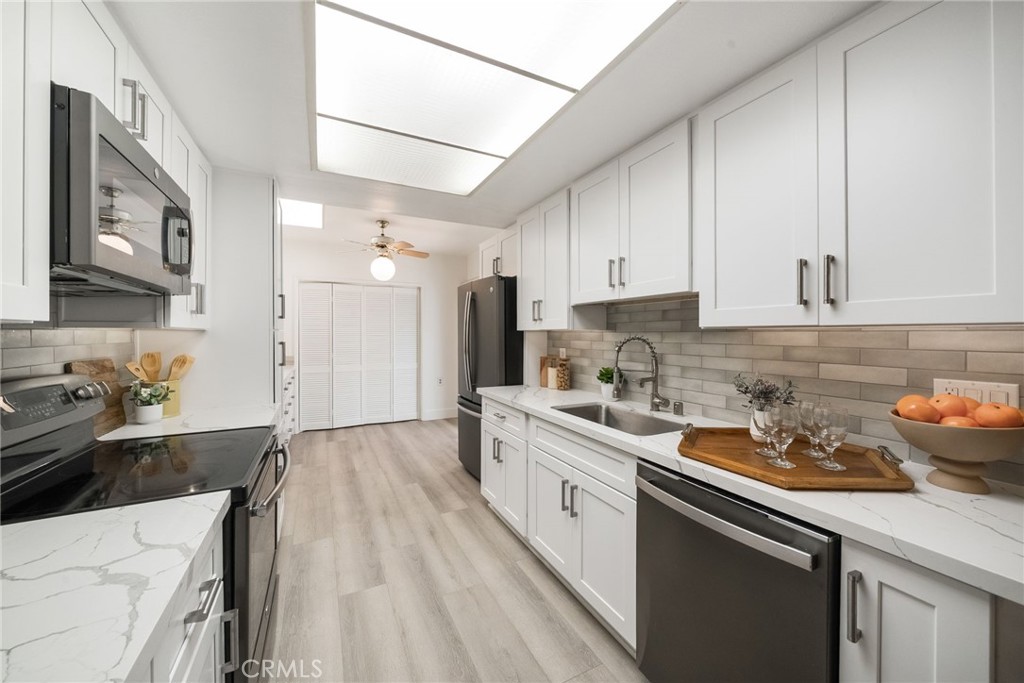 2026 Via Mariposa C Property Photo 10