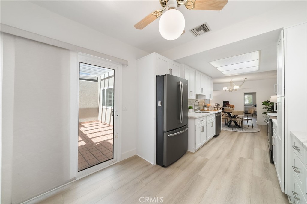 2026 Via Mariposa C Property Photo 16