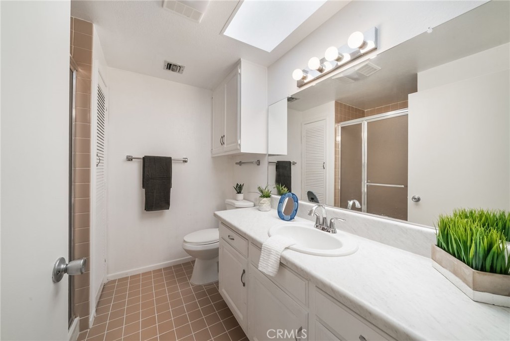 2026 Via Mariposa C Property Photo 29